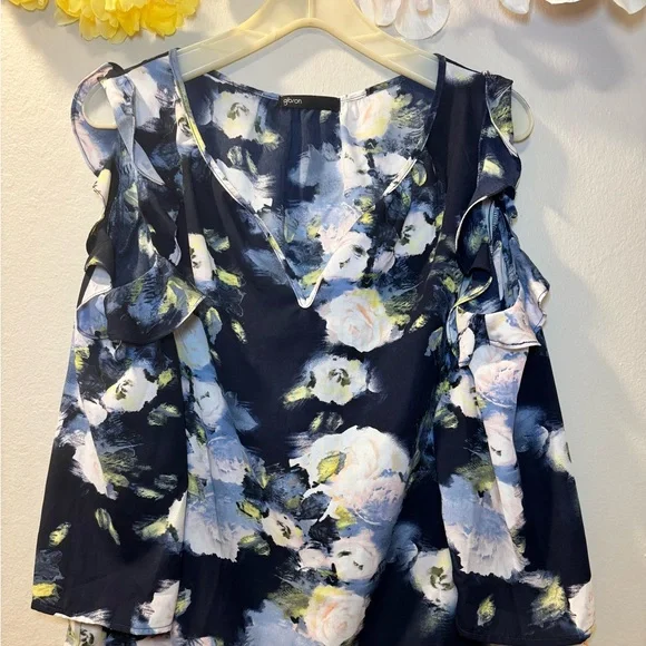 Gibson Navy Floral Ruffle Sleeve Blouse with White Roses - Picture 2 of 12